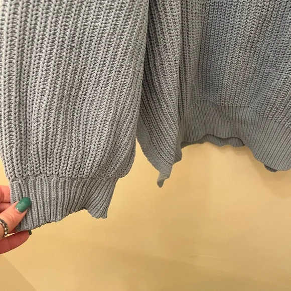 American Eagle Oversized Sweater - Picture 5 of 7